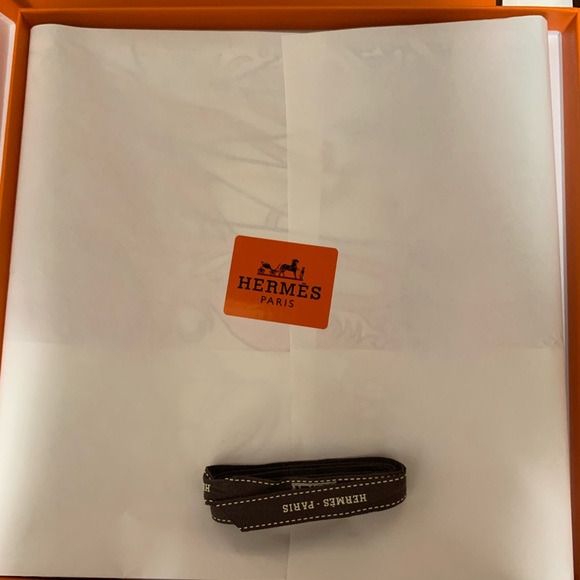 Hermes Silk Duels Oniriques scarf 90 - Picture 5 of 6